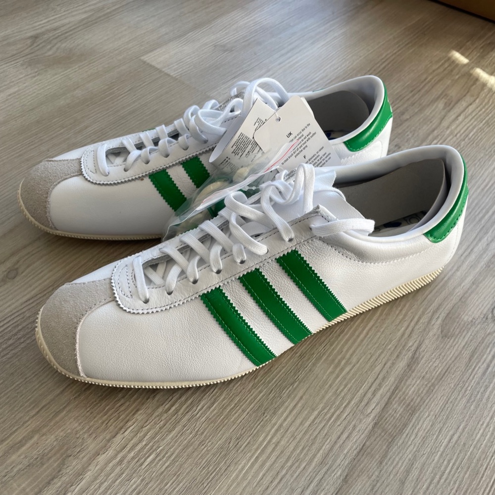 Adidas Overdub (Record) sneakers White 9.5 US NEW